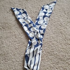 Coach neck wrap